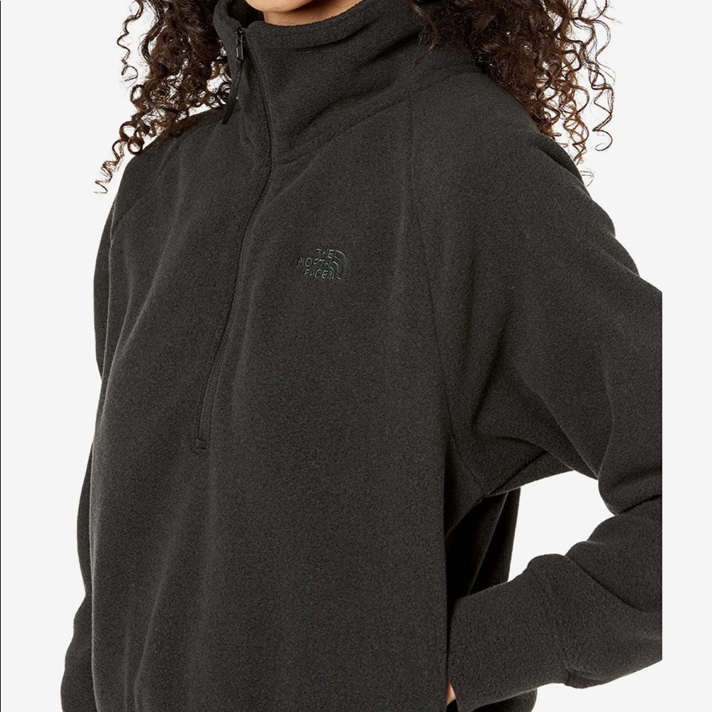 The North Face Women’s City Standard Microfleece 1/4 Zip Cropped Pullover - Picture 9 of 10